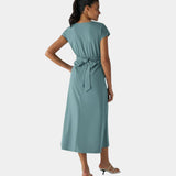 LYNN - Elegáns Keresztbe Kötött Ruha