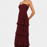 Júniusi Ruha Oldalsó Csipkével és Szív Dekorral