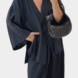 Eli Oversize szett V nyakú toppal és egyenes nadrággal