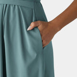 LYNN - Elegáns Keresztbe Kötött Ruha