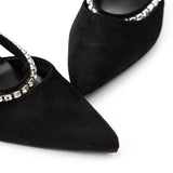 Magas sarkú, hegyes orrú szandál, strasszal díszítve