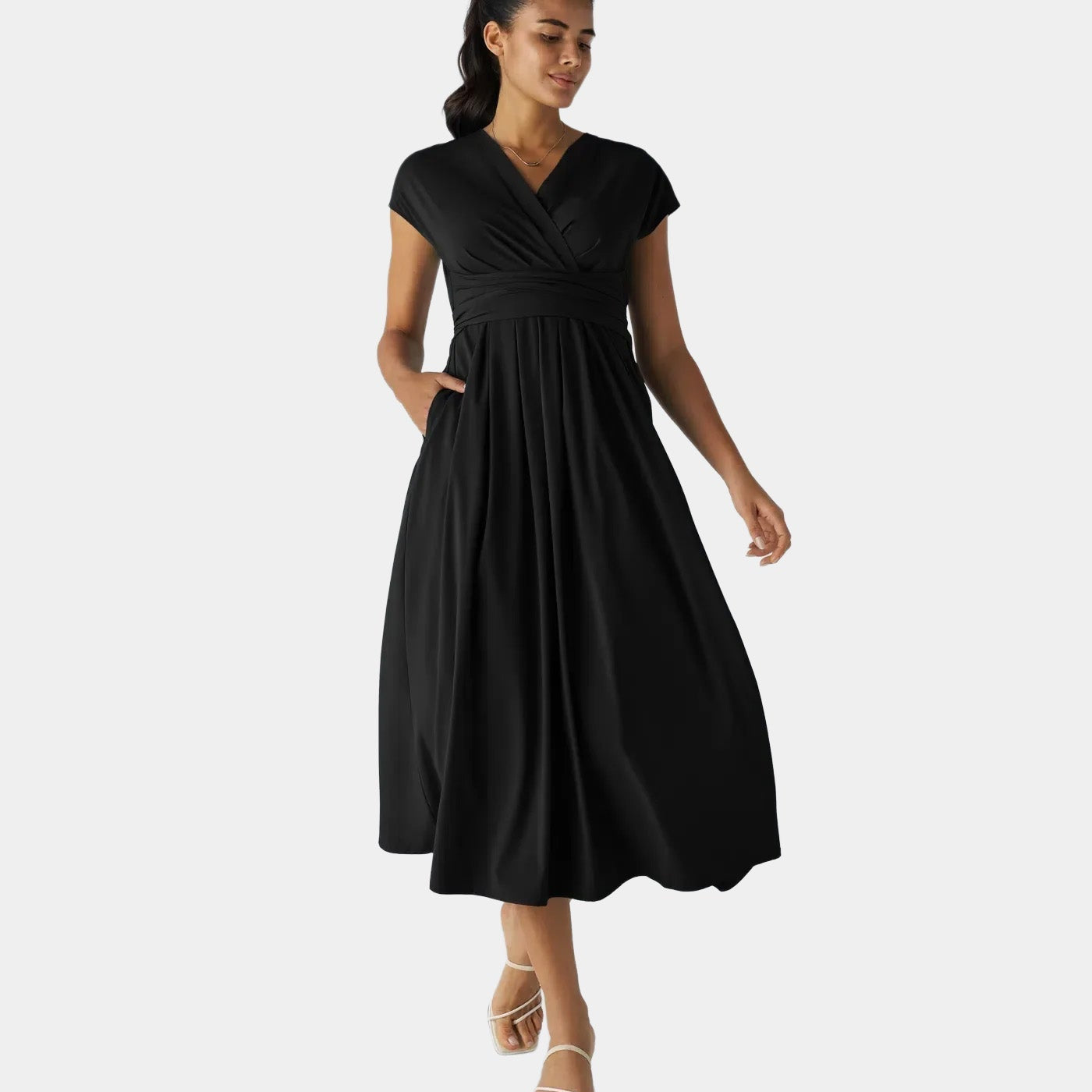 LYNN - Elegáns Keresztbe Kötött Ruha