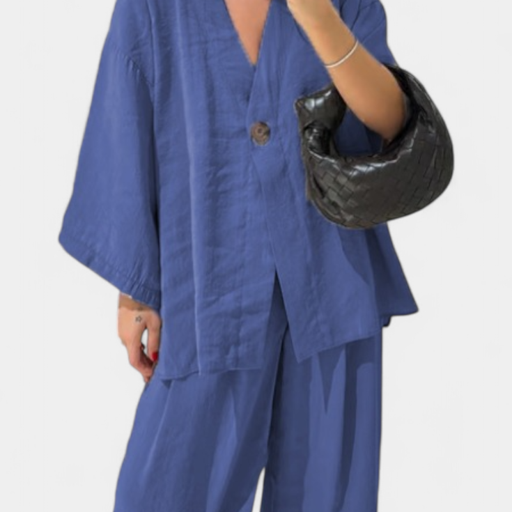 Eli Oversize szett V nyakú toppal és egyenes nadrággal