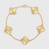 Négylábú Motívummal és Eleganciával Rendelkező Aranyozott Karkötő