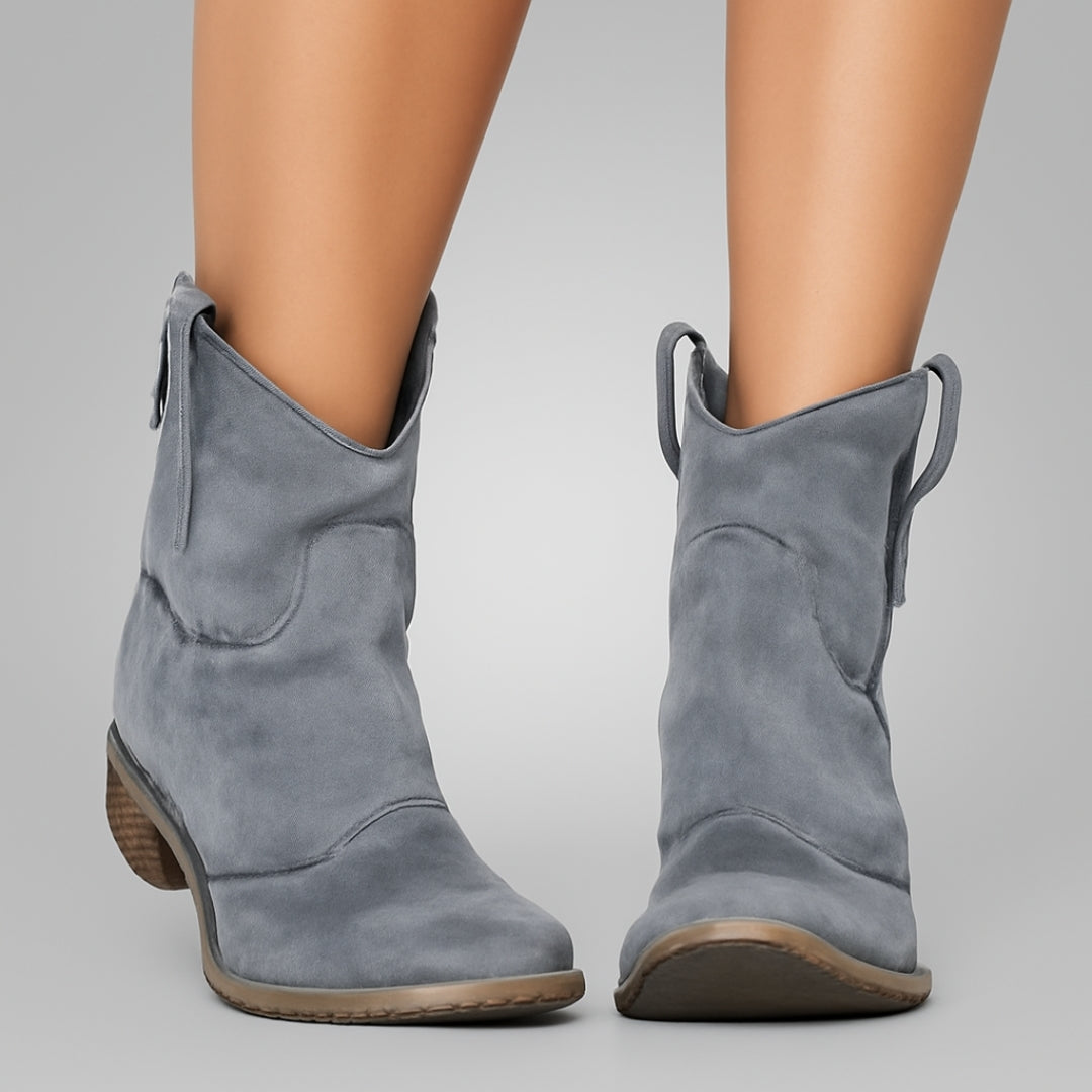 Carlota – Örök Csizmák