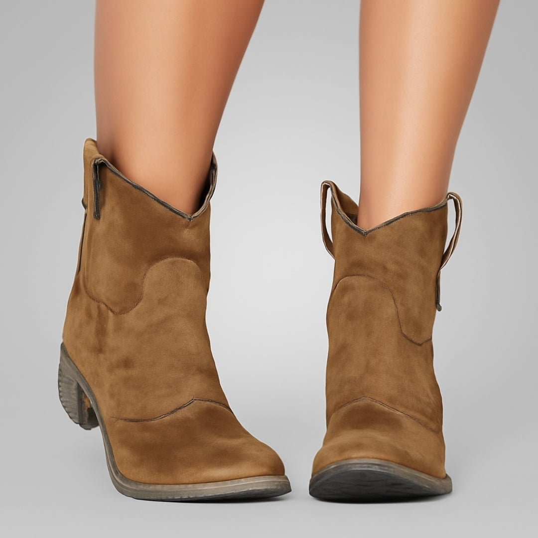 Carlota – Örök Csizmák