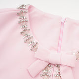 Linda Midi Ruha Kristály Szalaggal és Elegáns Részletekkel