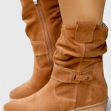 Aira Klasszikus és Időtlen Stílusú Csizmák