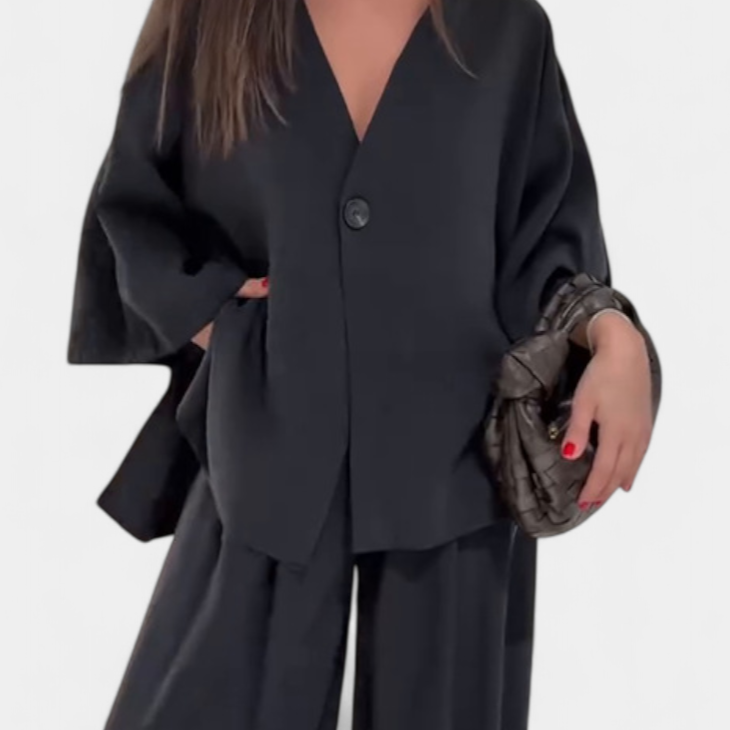 Eli Oversize szett V nyakú toppal és egyenes nadrággal