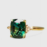 Elegáns Négyzet Alakú Smaragd Gyűrű Arany Finishel