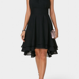 Anouk Gaisa Ruha Volánokkal és Szűk Siluettel