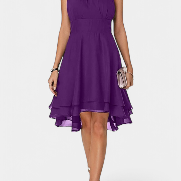 Anouk Gaisa Ruha Volánokkal és Szűk Siluettel