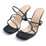 Magas Sarok, Pánt Nélkül a Bokán, Nyitott Orral