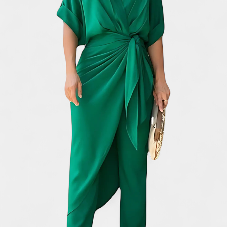 Mayleen szett keresztbe tett toppal és egyenes nadrággal