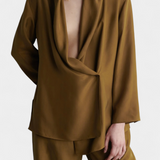 Sue blézer szett keskeny hajtókákkal és koordinált nadrággal