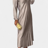 Riva Folyékony Ruha V-kivágással és Hosszú Ujjakkal