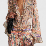 Finely szett, fodros blúzzal és vintage paisley mintával