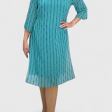 Elegáns Polly Chiffon Ruha Klasszikus Kivágással és Folyékony Eséssel