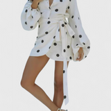 Romara Mini Ruha Pöttyökkel, Hosszú Ujjakkal és Karcsú Derékkal