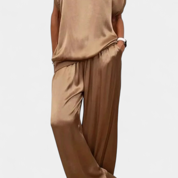 Tavaszi Blasa Két Darabos Szett Elegáns Stílusban