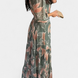 Aíša Garais Virágmintás Ruha Folyékony Kivágással és Levélmintával