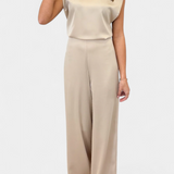 Francis Mono Folyékony Eséssel, Háttal Felfedve