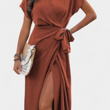 Begoña keresztdekoltású, öves és oldalsó nyitott ruha