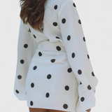 Romara Mini Ruha Pöttyökkel, Hosszú Ujjakkal és Karcsú Derékkal