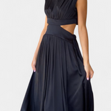 Minimalista Jocelyn Garais szett magas nyakkal és oldalsó nyitásokkal